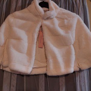 BCBG Ivory Faux Fur Capelet Wrap Stole Small NWT NEVER WORN